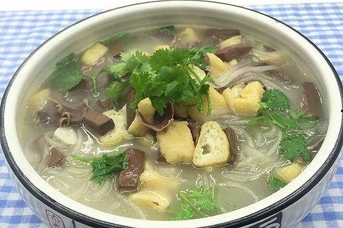 鸭血粉丝爆料怎么做的视频,揭秘网红美食的制作秘诀