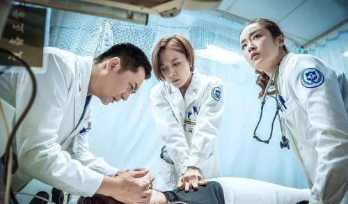 老中医爆料西医化疗视频,老中医曝光西医化疗真相，引发行业热议