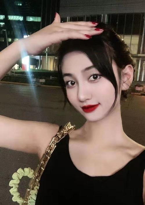 女网红爆料娱乐圈是谁,女网红爆料揭示惊人内幕