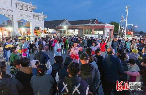 五一爆料秦皇岛新闻,畅游海滨，共赏金色沙滩美景