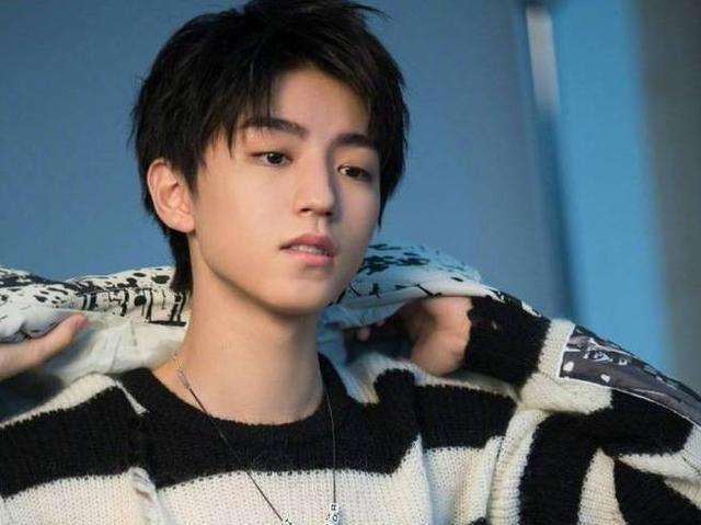 圈内爆料王俊凯和肖战,揭秘娱乐圈的神秘邂逅