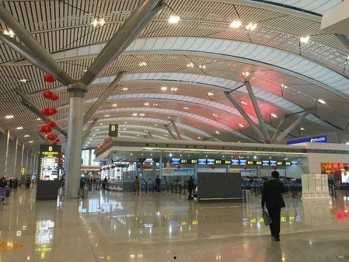 龙洞堡机场爆料事件视频,揭秘机场内部惊人真相